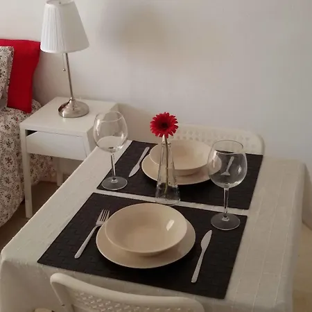Apartment Fan Flat Mariscal