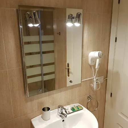 Fan Flat Mariscal Apartment