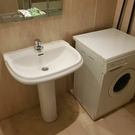 Fan Flat Mariscal Apartment